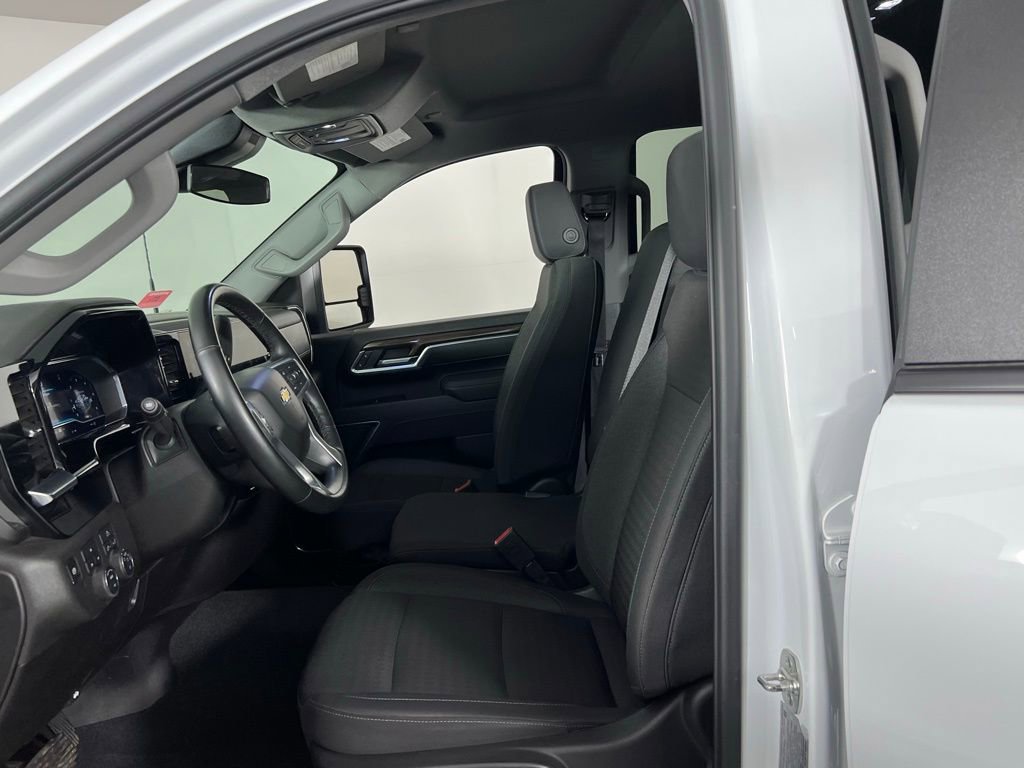Used 2025 Chevrolet Silverado 3500 LT w/ Convenience Package image 20