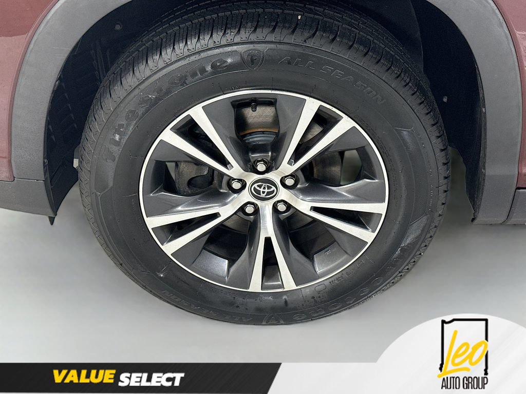 Used 2019 Toyota Highlander LE FWD image 32