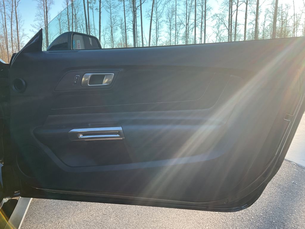 Used 2016 Ford Mustang Shelby GT350 w/ Track Package image 41