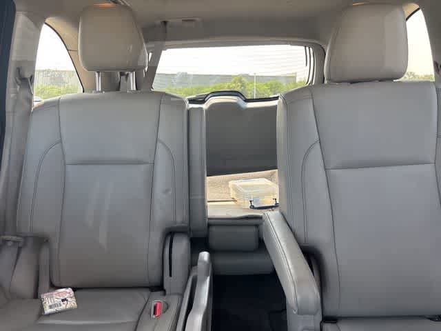 Used 2017 Toyota Highlander XLE FWD image 21