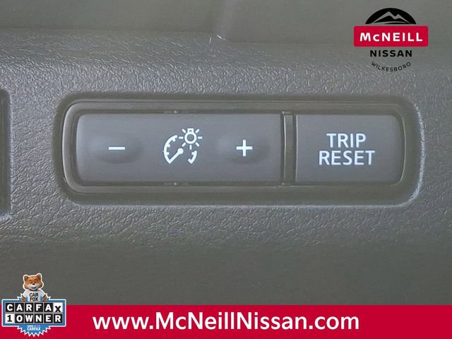 Used 2023 Nissan Frontier SV image 26