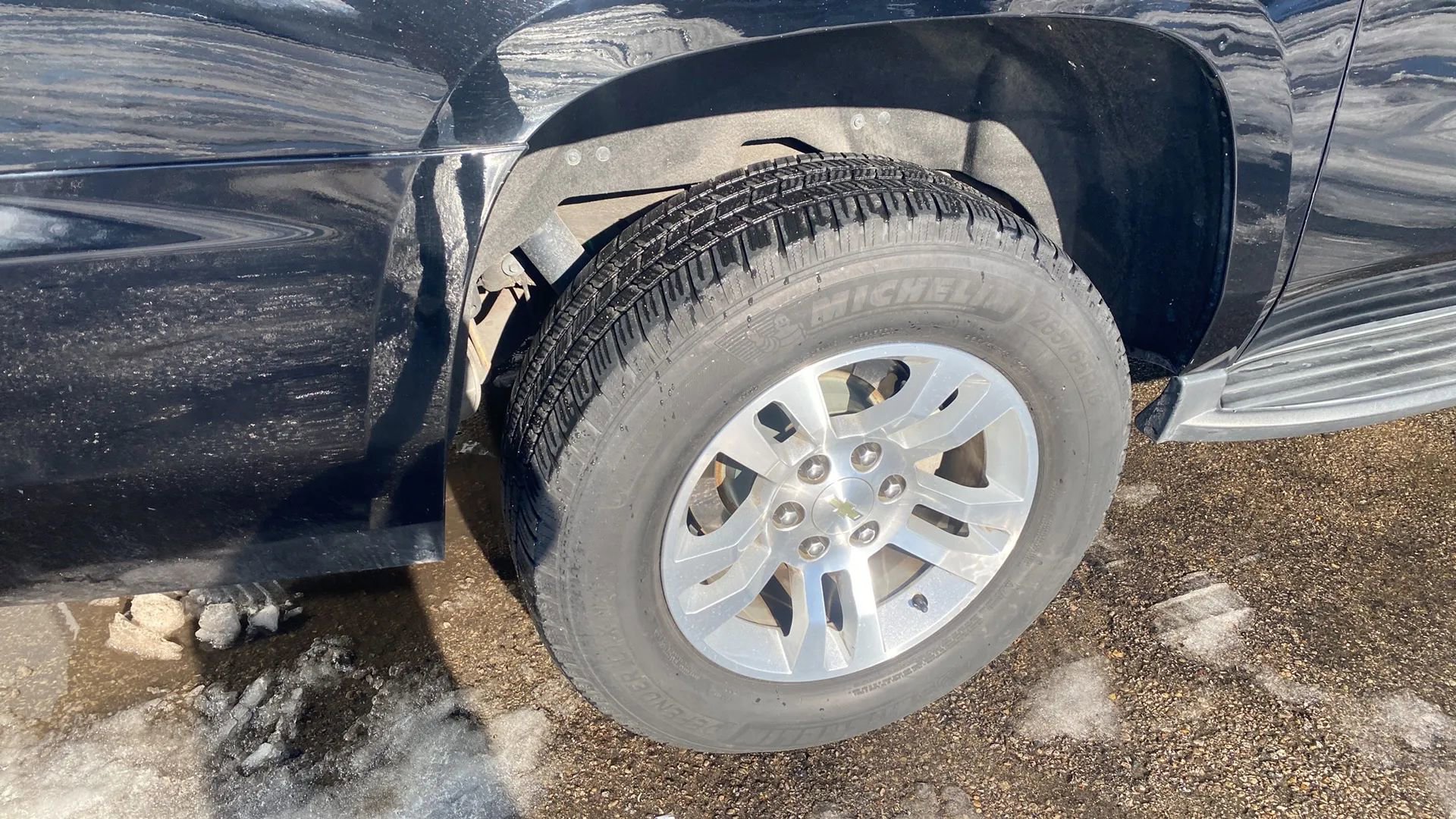 Used 2018 Chevrolet Suburban LT image 8