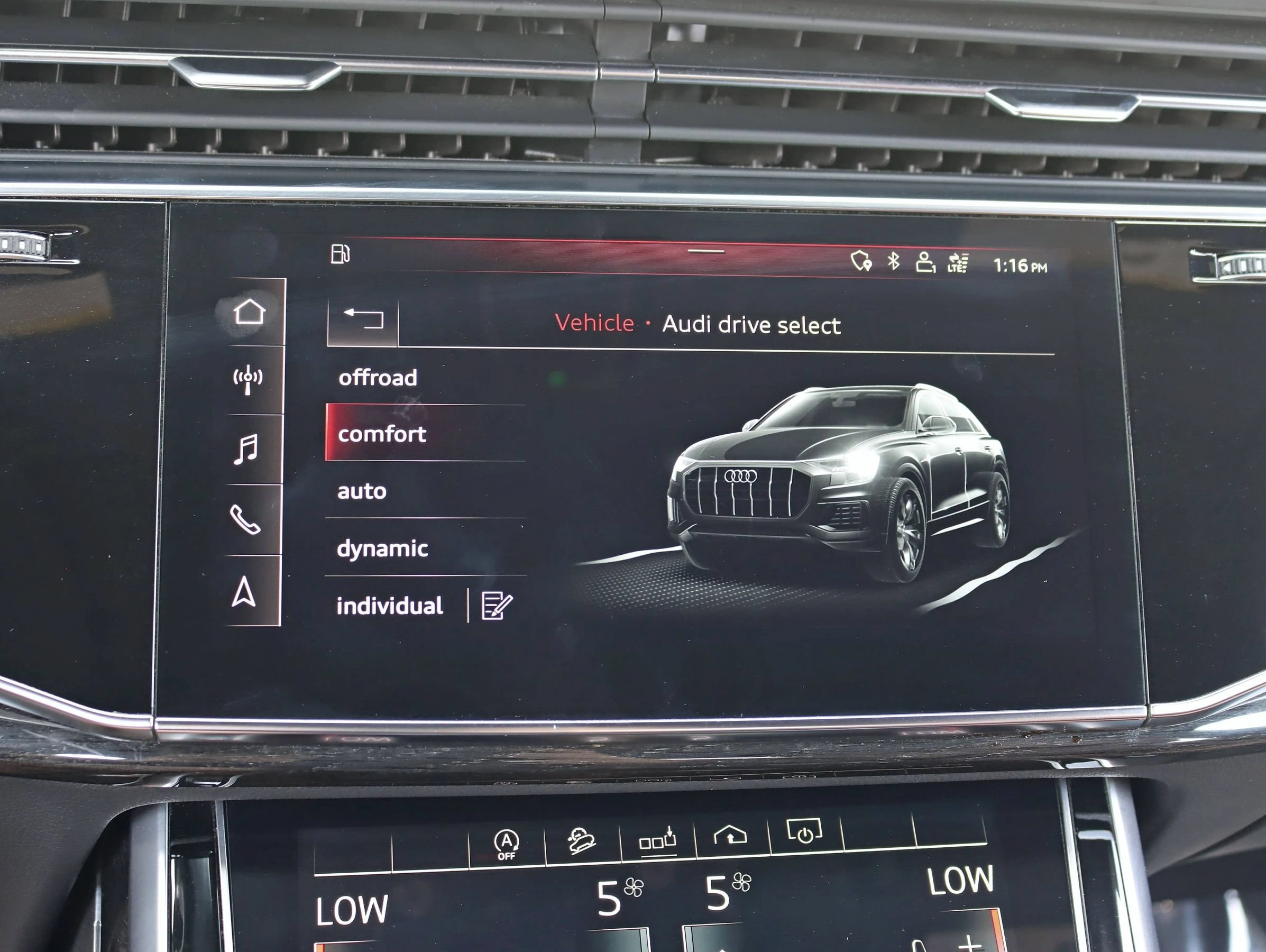 Used 2020 Audi Q8 Premium Plus w/ Premium Plus Package AWD/4WD image 24