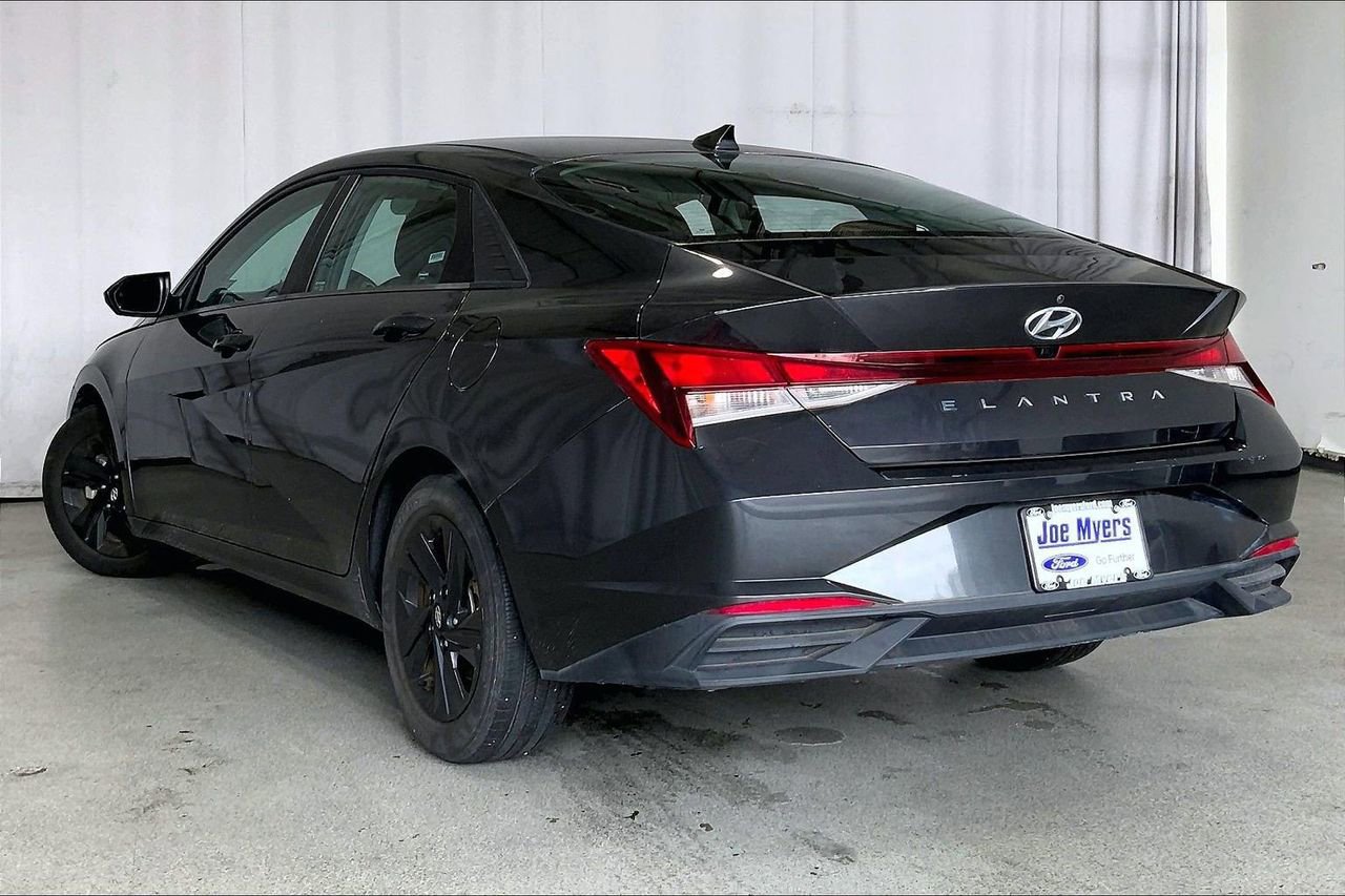 Used 2021 Hyundai Elantra SEL image 5