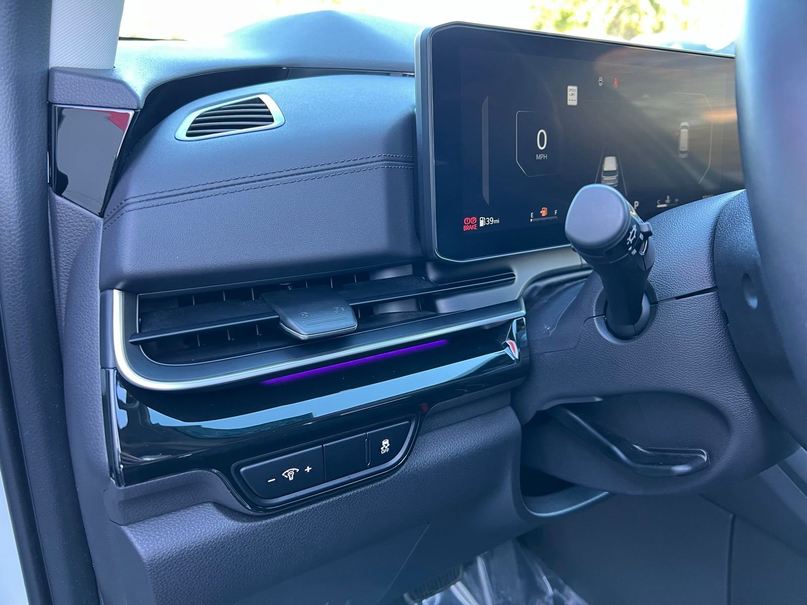 Used 2025 Kia Carnival SX Prestige image 30