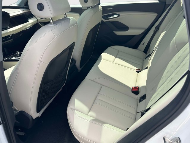 New 2027 Audi Q6 e-tron Prestige AWD/4WD image 5