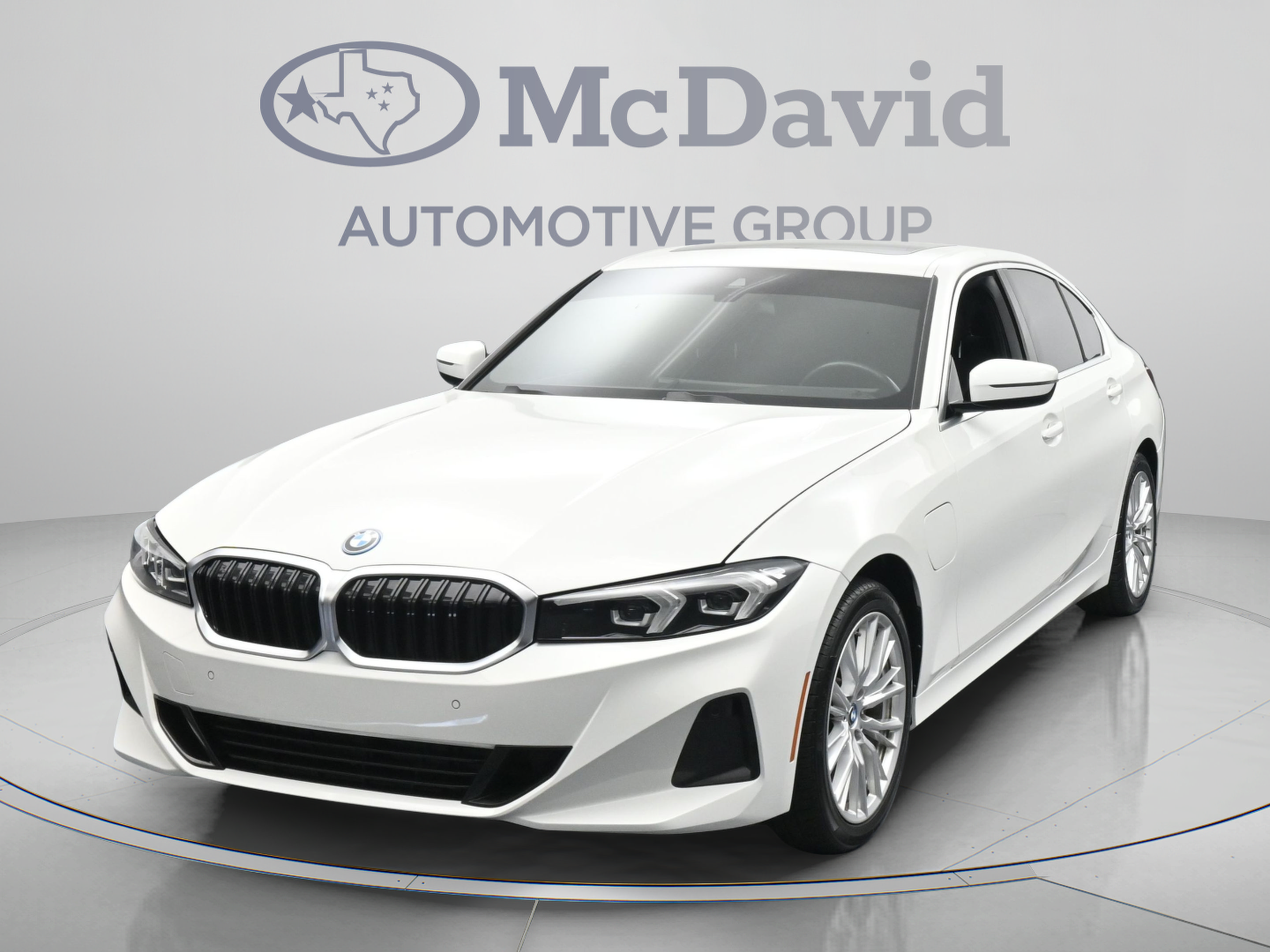 Used 2024 BMW 330e xDrive AWD/4WD image 1