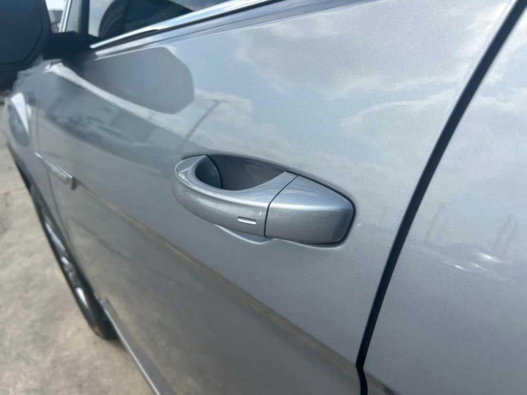 Certified 2024 Volkswagen Atlas Cross Sport SEL R-Line image 28