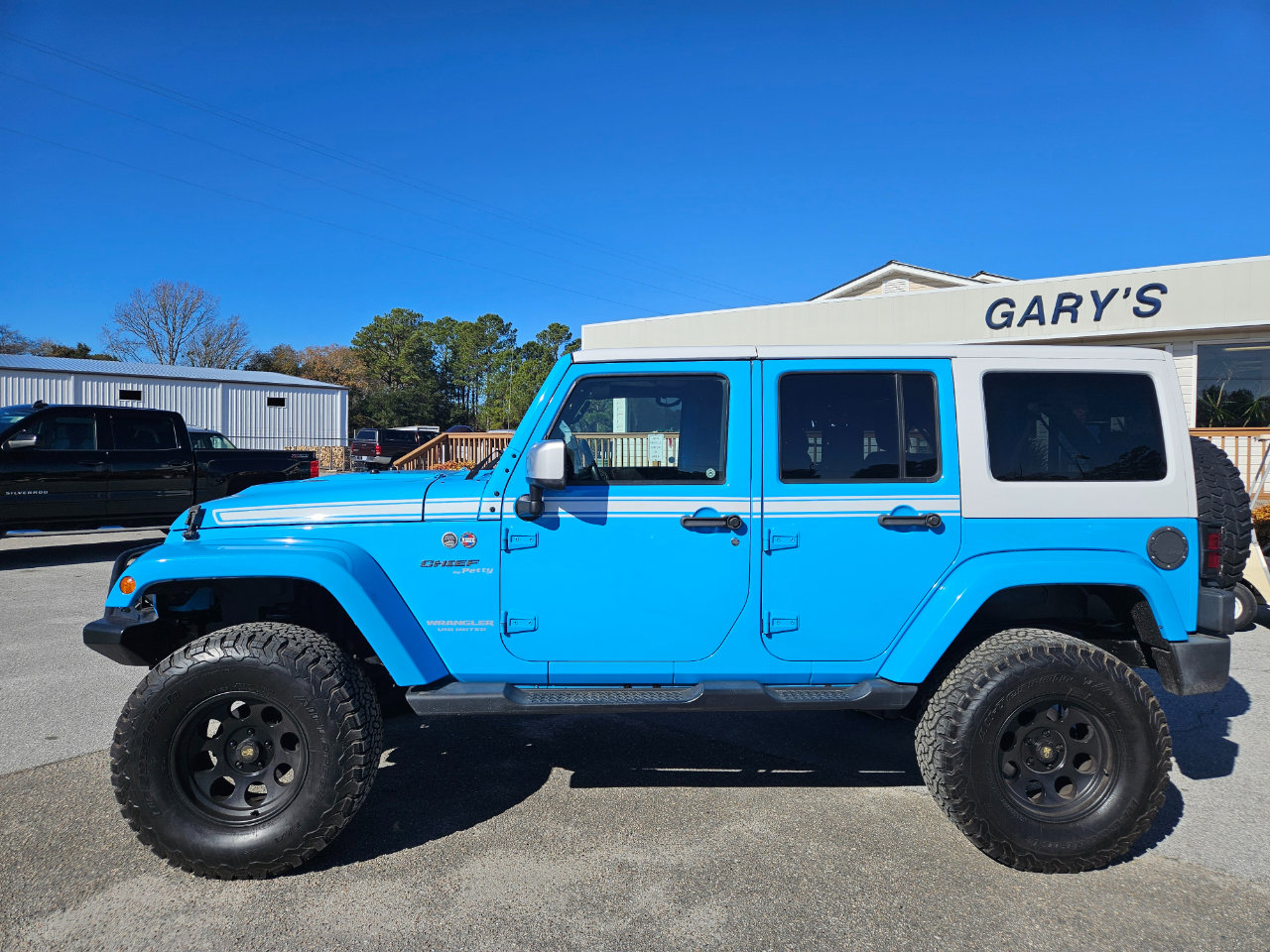 Used 2017 Jeep Wrangler Unlimited Sahara w/ Quick Order Package 23E Chief image 3