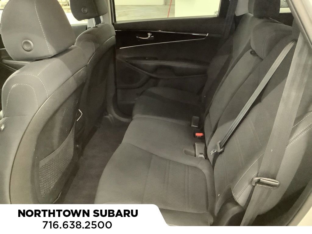 Used 2019 Kia Sorento FWD V6 image 14