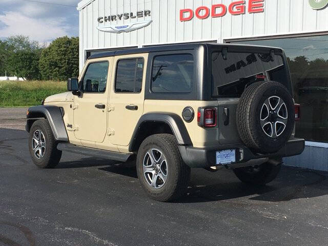 Used 2022 Jeep Wrangler Unlimited Sport AWD/4WD image 5
