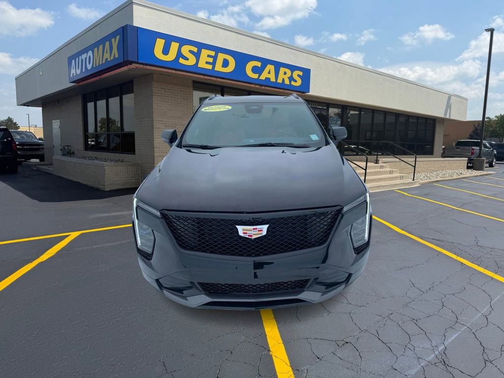 Used 2025 Cadillac XT4 Sport image 3