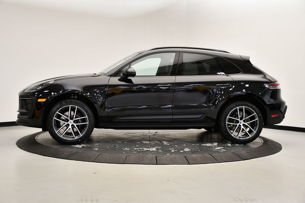 Used 2025 Porsche Macan Turbo image 2