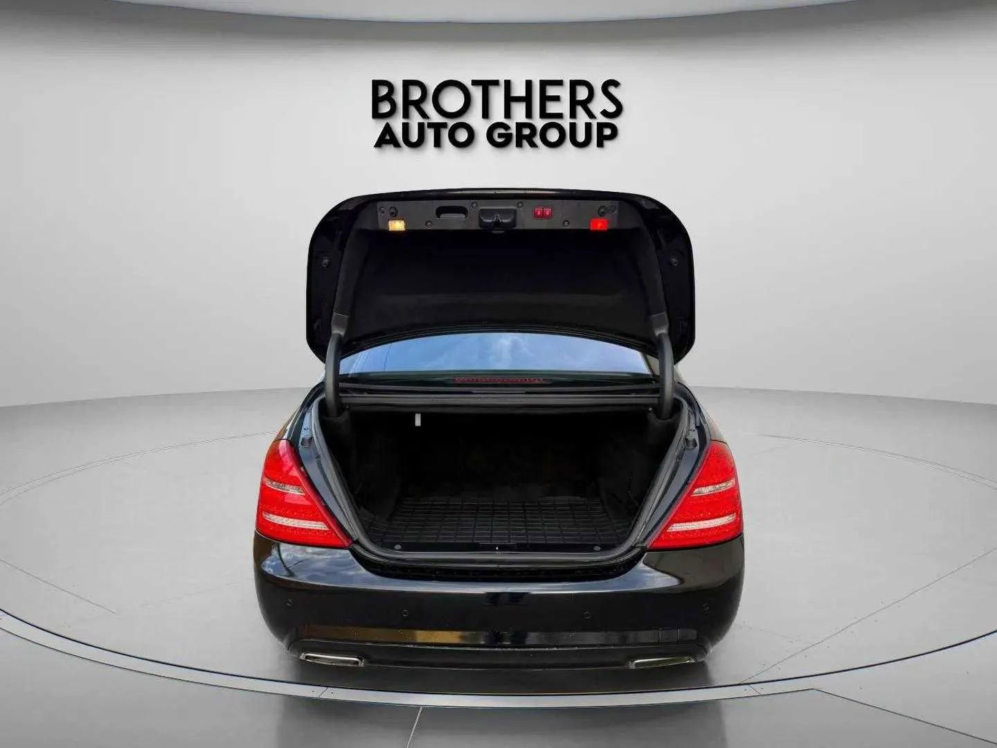 Used 2010 Mercedes-Benz S 550 image 33