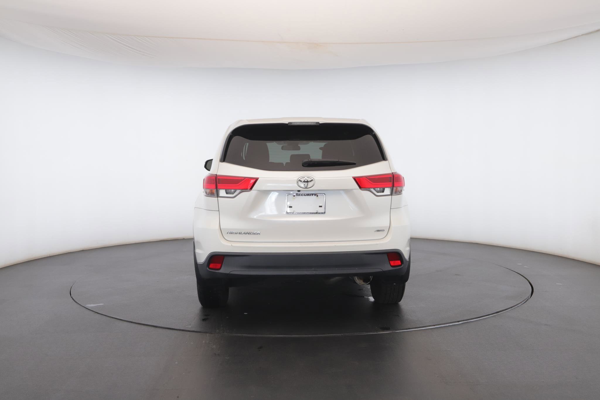 Used 2018 Toyota Highlander LE AWD/4WD image 19