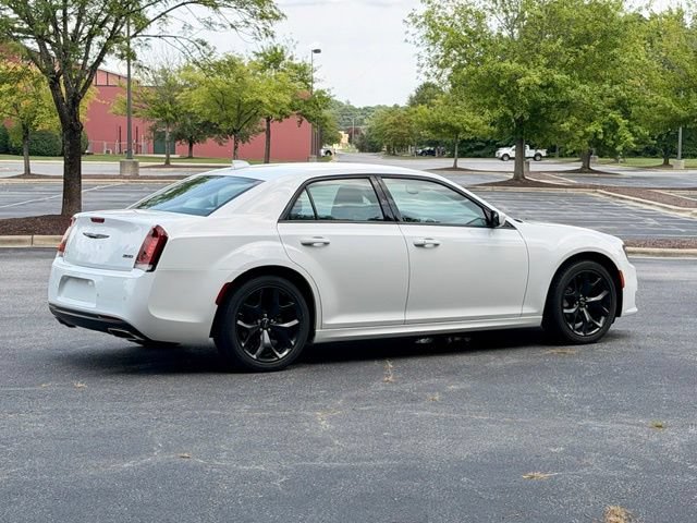 Used 2023 Chrysler 300 Touring L RWD image 8