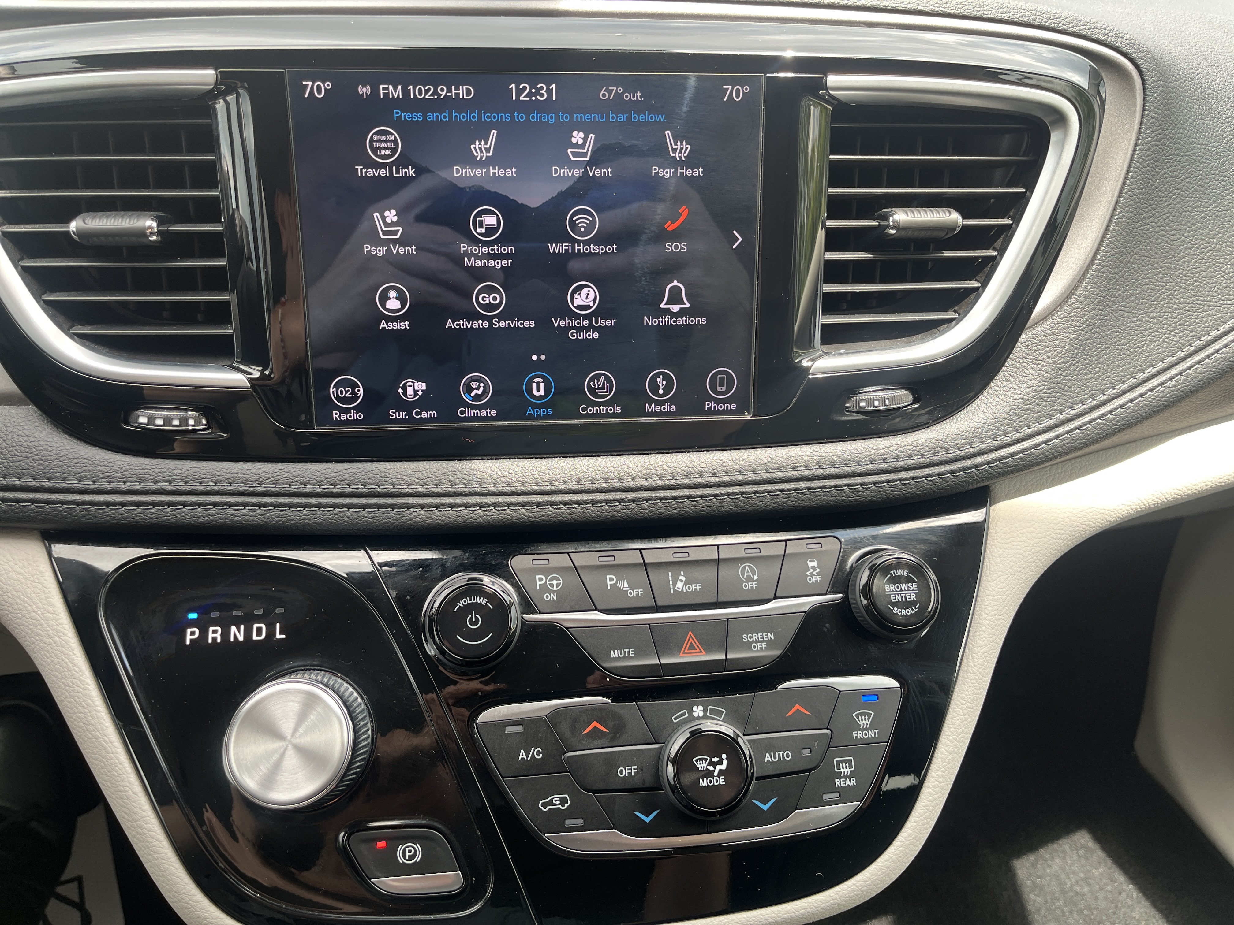 Used 2019 Chrysler Pacifica Limited w/ Tire & Wheel Group FWD image 31