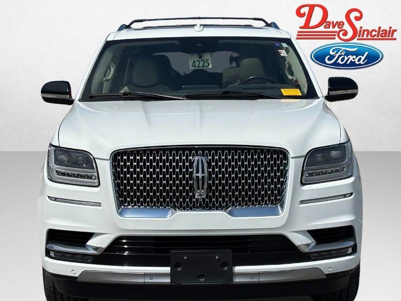 Used 2021 Lincoln Navigator L Reserve w/ Luxury Package AWD/4WD image 2