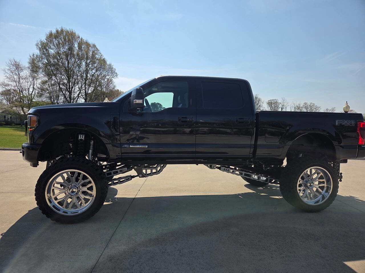 Used 2020 Ford F250 Lariat image 3