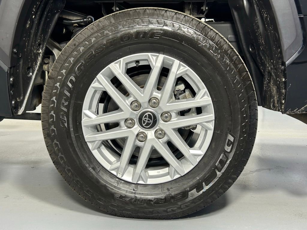 Used 2023 Toyota Tundra SR5 w/ SR5 Premium Package AWD/4WD image 36