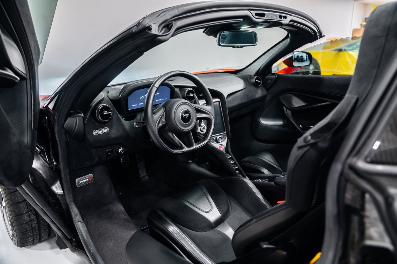 Used 2019 McLaren 720S Performance RWD image 11
