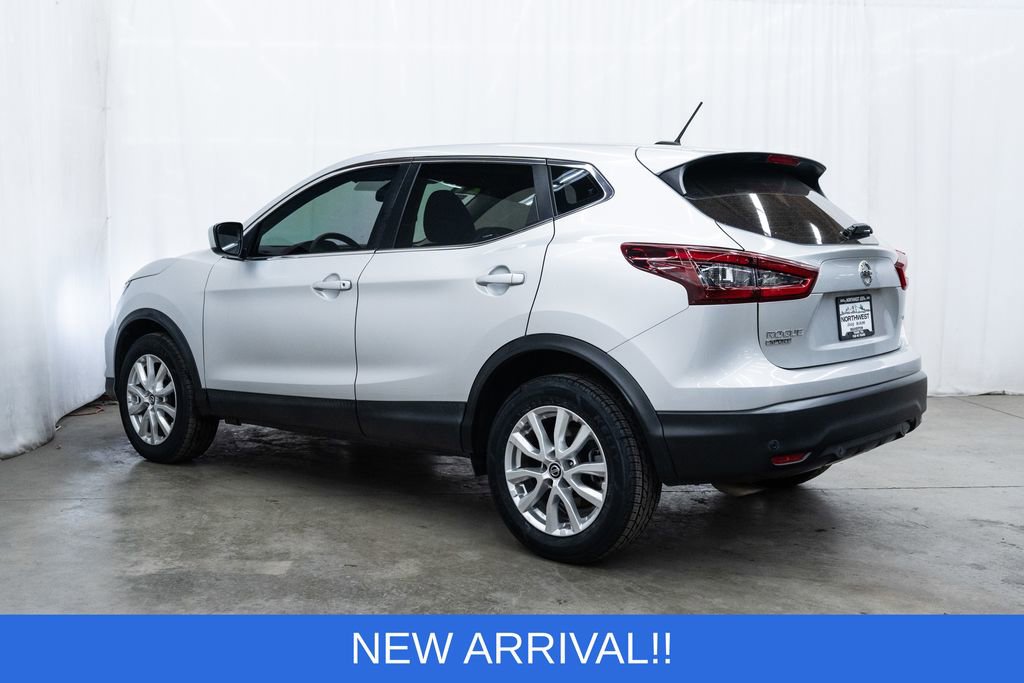 Used 2021 Nissan Rogue Sport S image 4