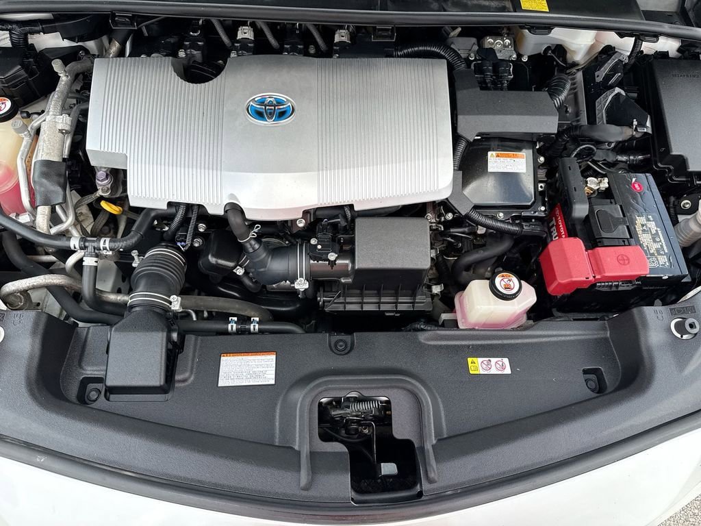 Certified 2018 Toyota Prius Prime Premium FWD image 17