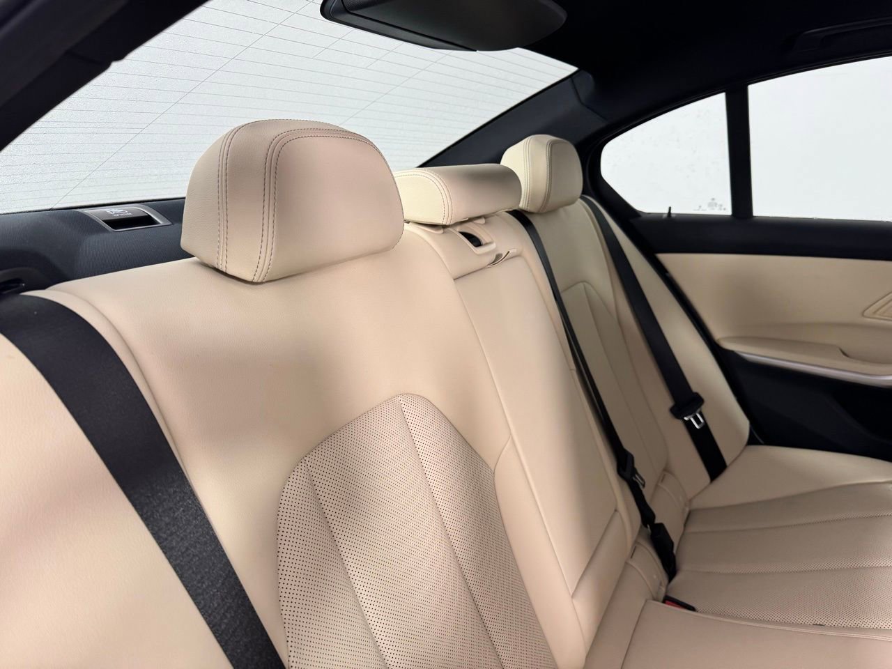 Used 2024 BMW 330i xDrive Sedan w/ Convenience Package image 26