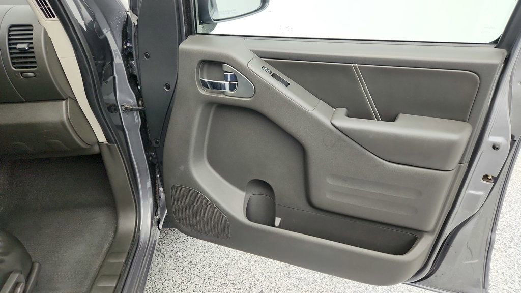 Used 2021 Nissan Frontier PRO-4X w/ Pro-4x Utility Package image 27