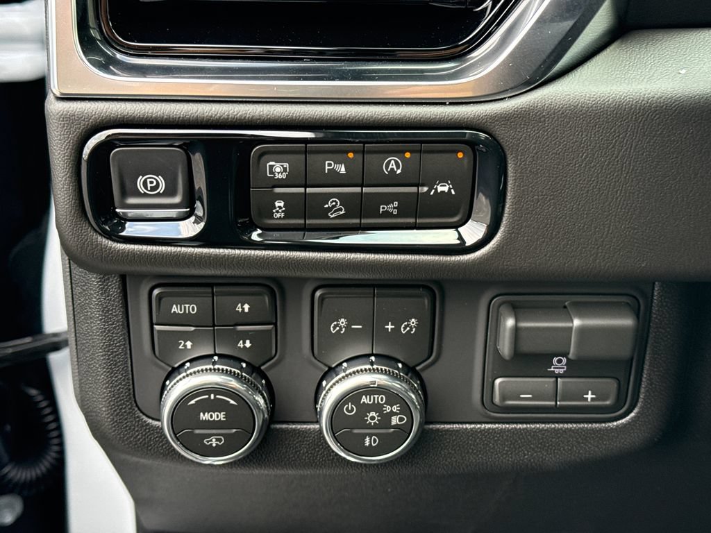 New 2026 GMC Yukon XL Denali w/ Denali Reserve Package AWD/4WD image 19
