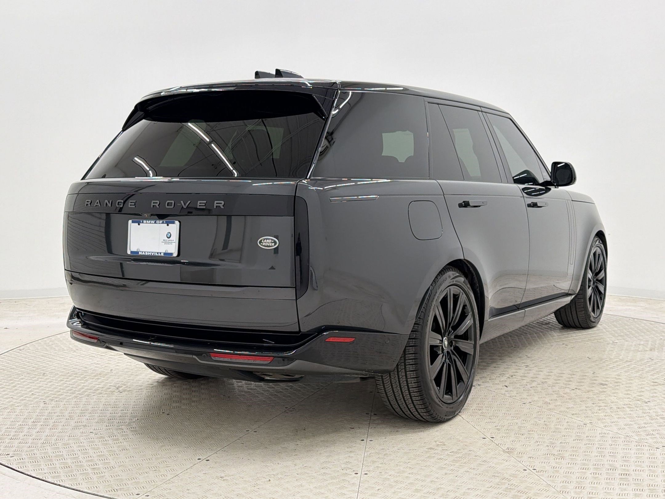 Used 2023 Land Rover Range Rover SE image 9