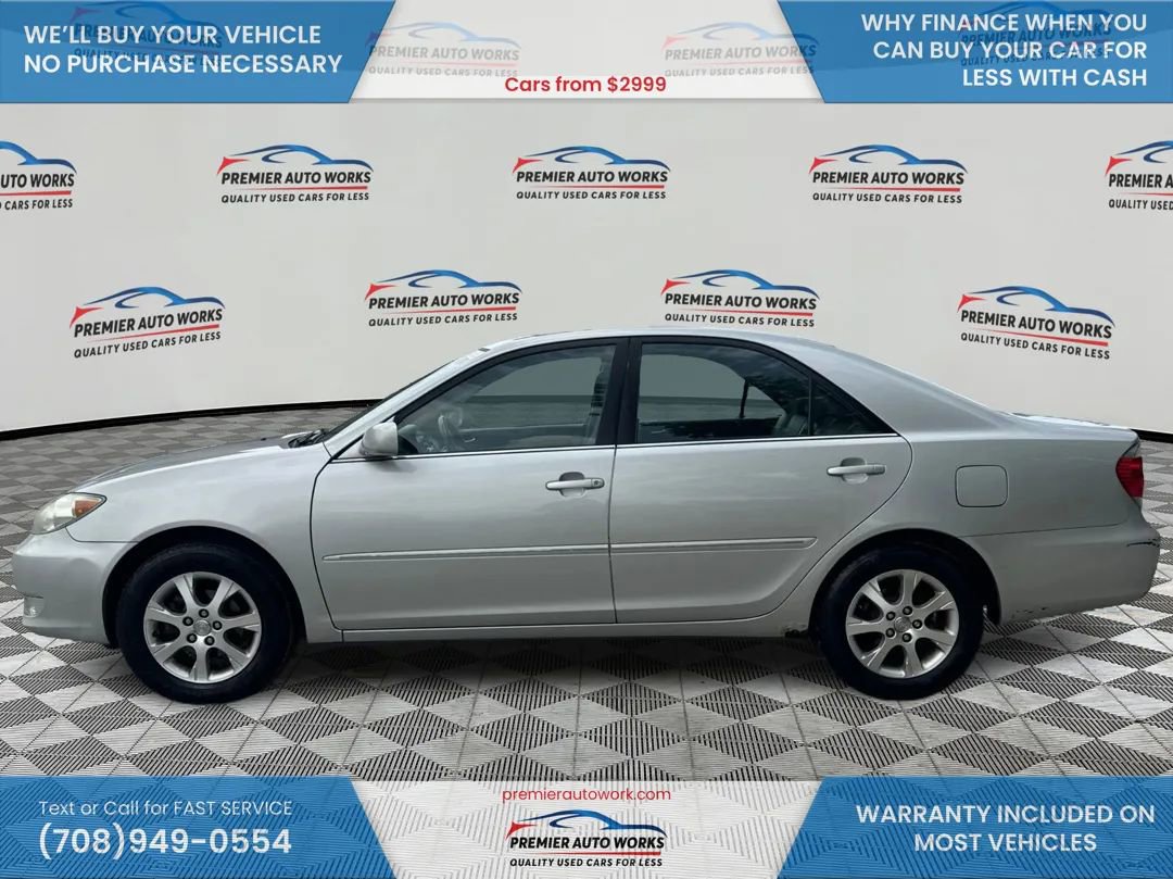 Used 2005 Toyota Camry LE FWD image 9