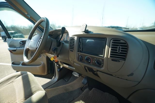 Used 2003 Ford F150 XLT image 28