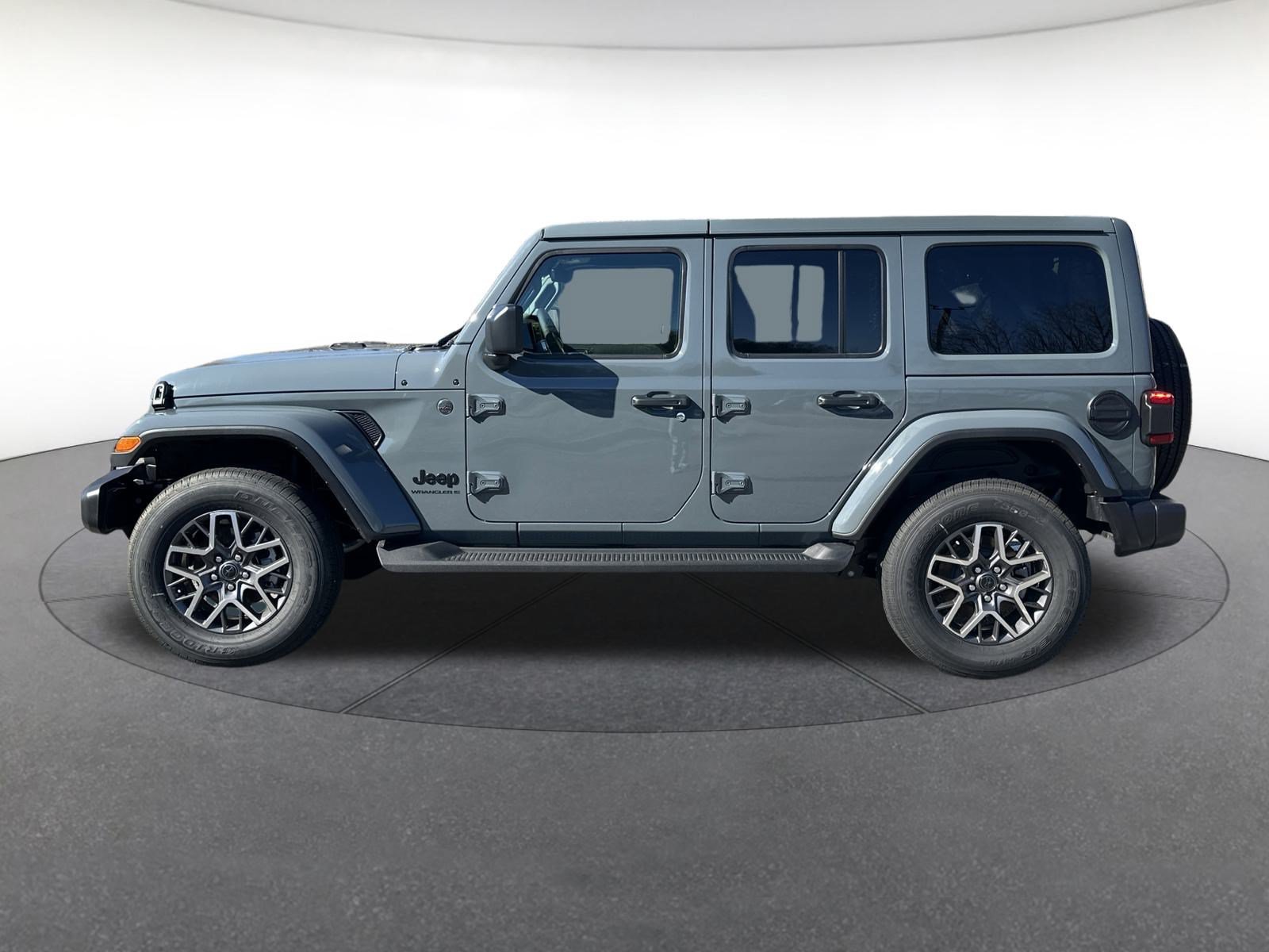 New 2026 Jeep Wrangler Unlimited Sahara AWD/4WD image 2