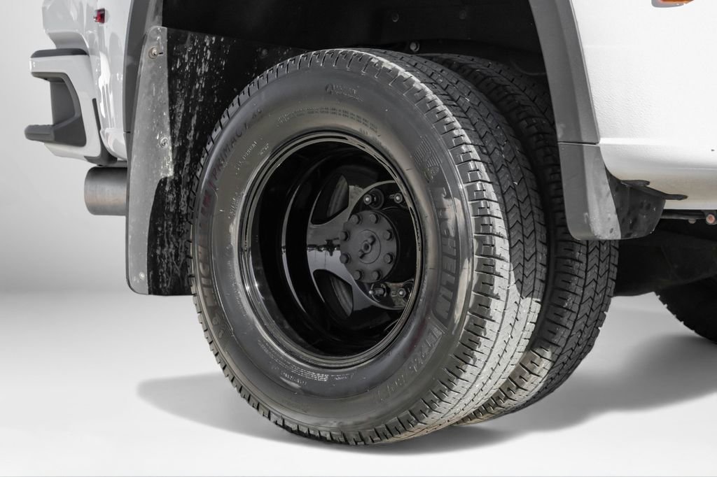 Used 2024 Chevrolet Silverado 3500 High Country w/ High Country Premium Package image 53