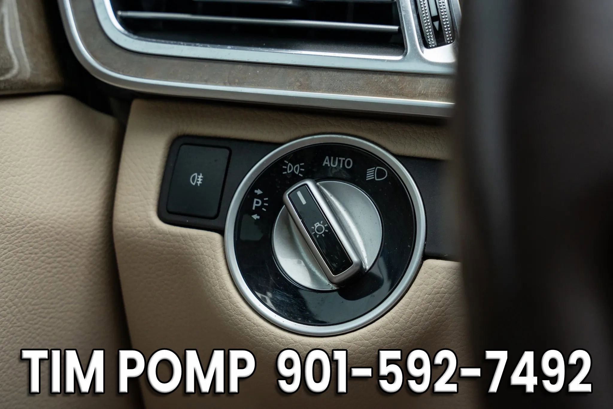 Used 2016 Mercedes-Benz E 400 Sedan w/ Lighting Package image 26