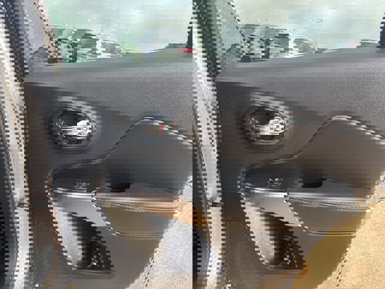 Used 2022 Jeep Cherokee Latitude Lux image 14