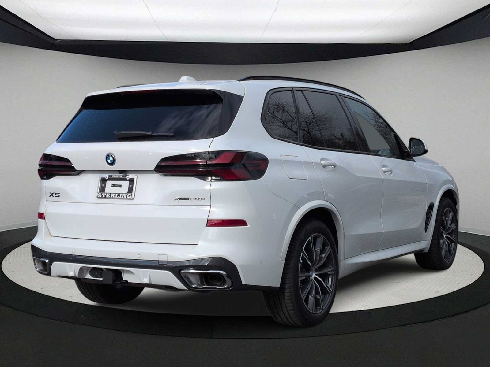 Used 2026 BMW X5 xDrive50e w/ M Sport Package AWD/4WD image 8