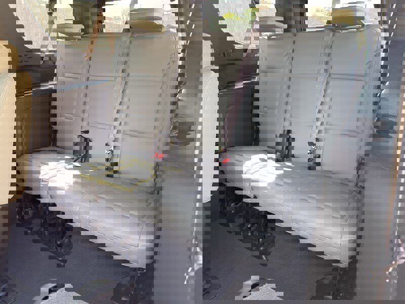 Used 2023 Chevrolet Suburban Z71 image 27