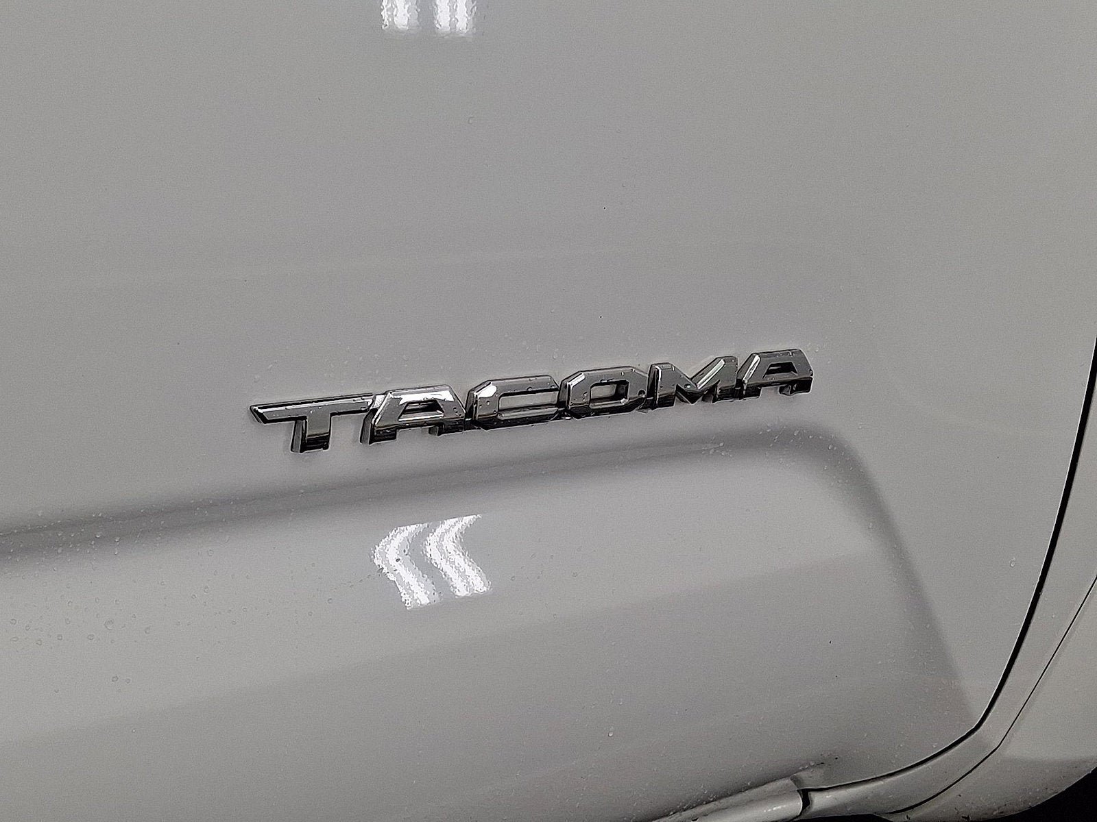 Used 2023 Toyota Tacoma TRD Sport AWD/4WD image 15
