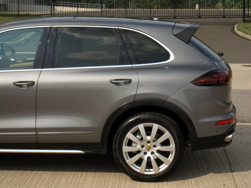 Used 2018 Porsche Cayenne S w/ Premium Package Plus AWD/4WD image 8