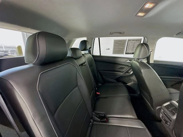 Used 2021 Volkswagen Tiguan SE image 26
