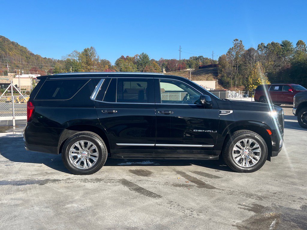 Used 2021 GMC Yukon Denali image 2