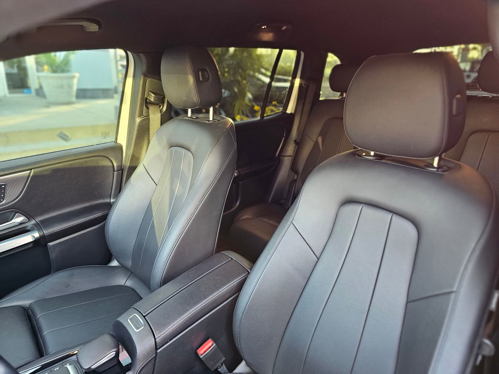 Used 2022 Mercedes-Benz GLB 250 4MATIC image 21