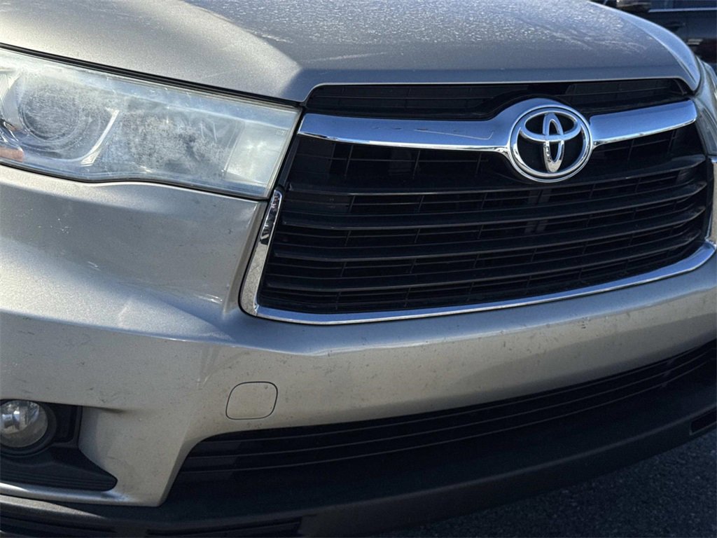 Used 2016 Toyota Highlander XLE image 3