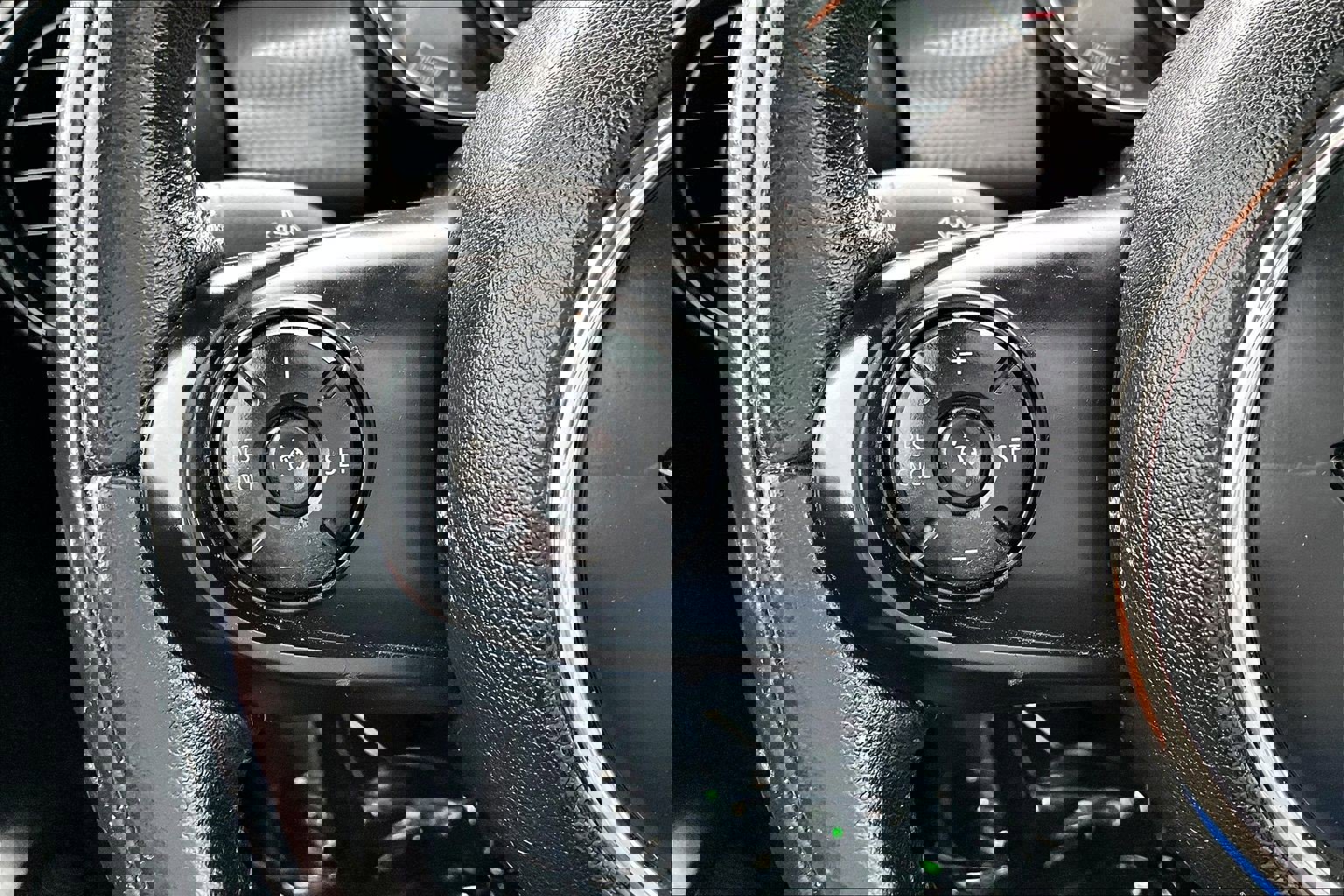 Used 2016 MINI Cooper 4-Door Hardtop image 16