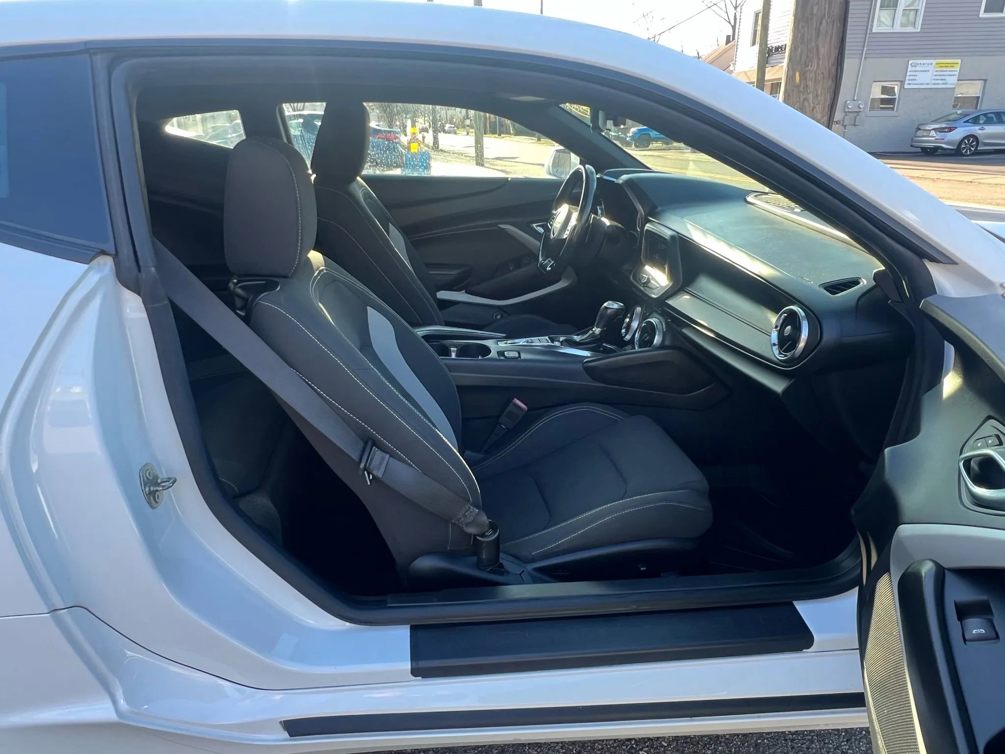 Used 2020 Chevrolet Camaro LT RWD image 29