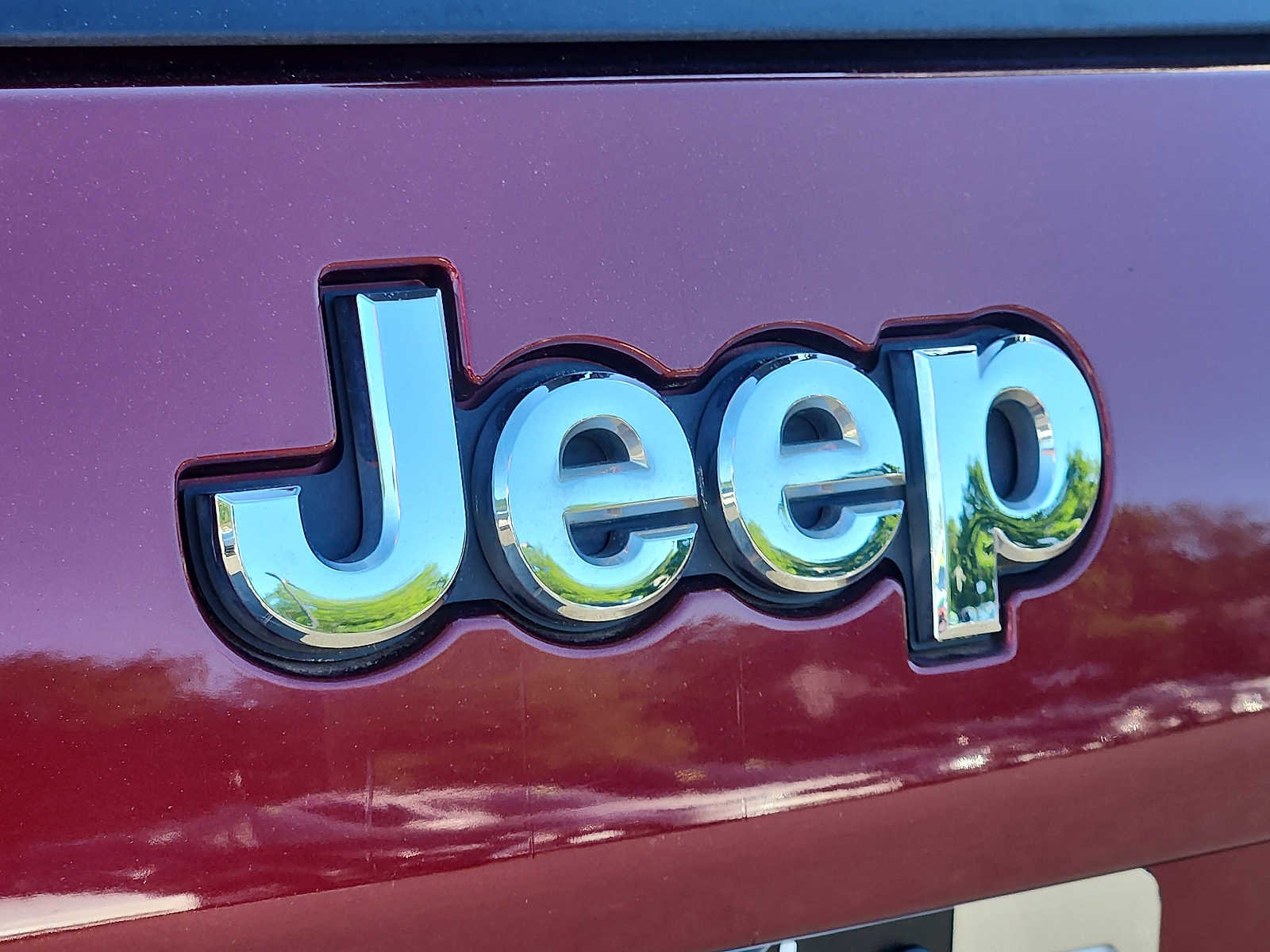 Used 2019 Jeep Cherokee Latitude Plus w/ Cold Weather Group AWD/4WD image 29