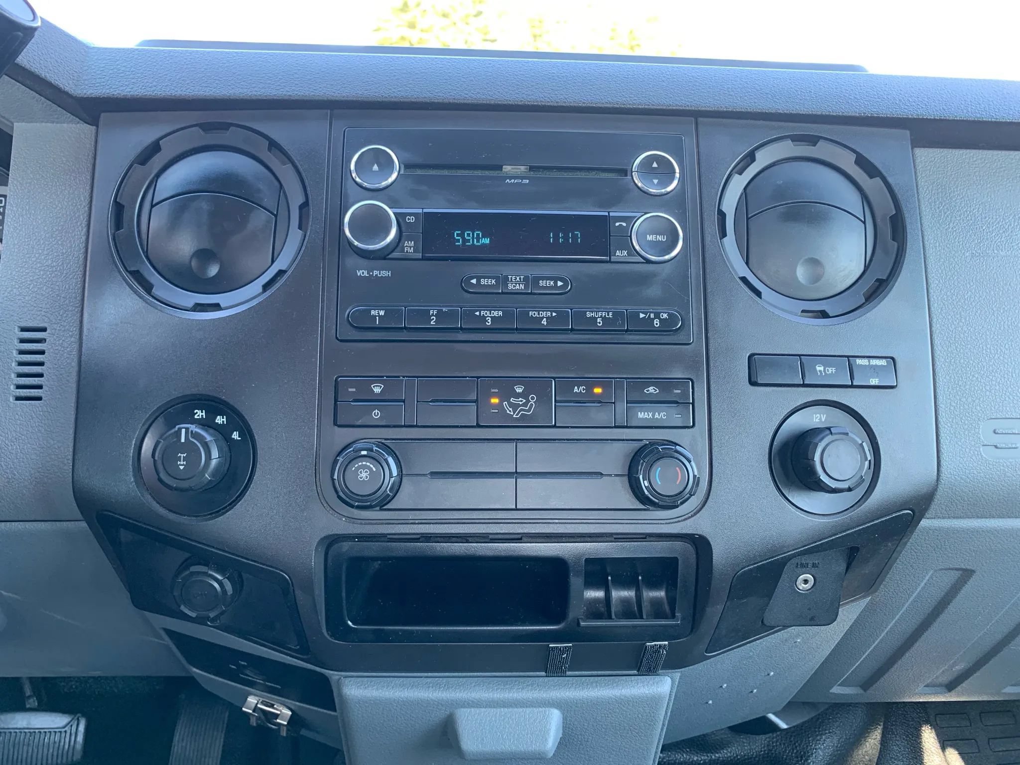 Used 2015 Ford F250 XL AWD/4WD image 14