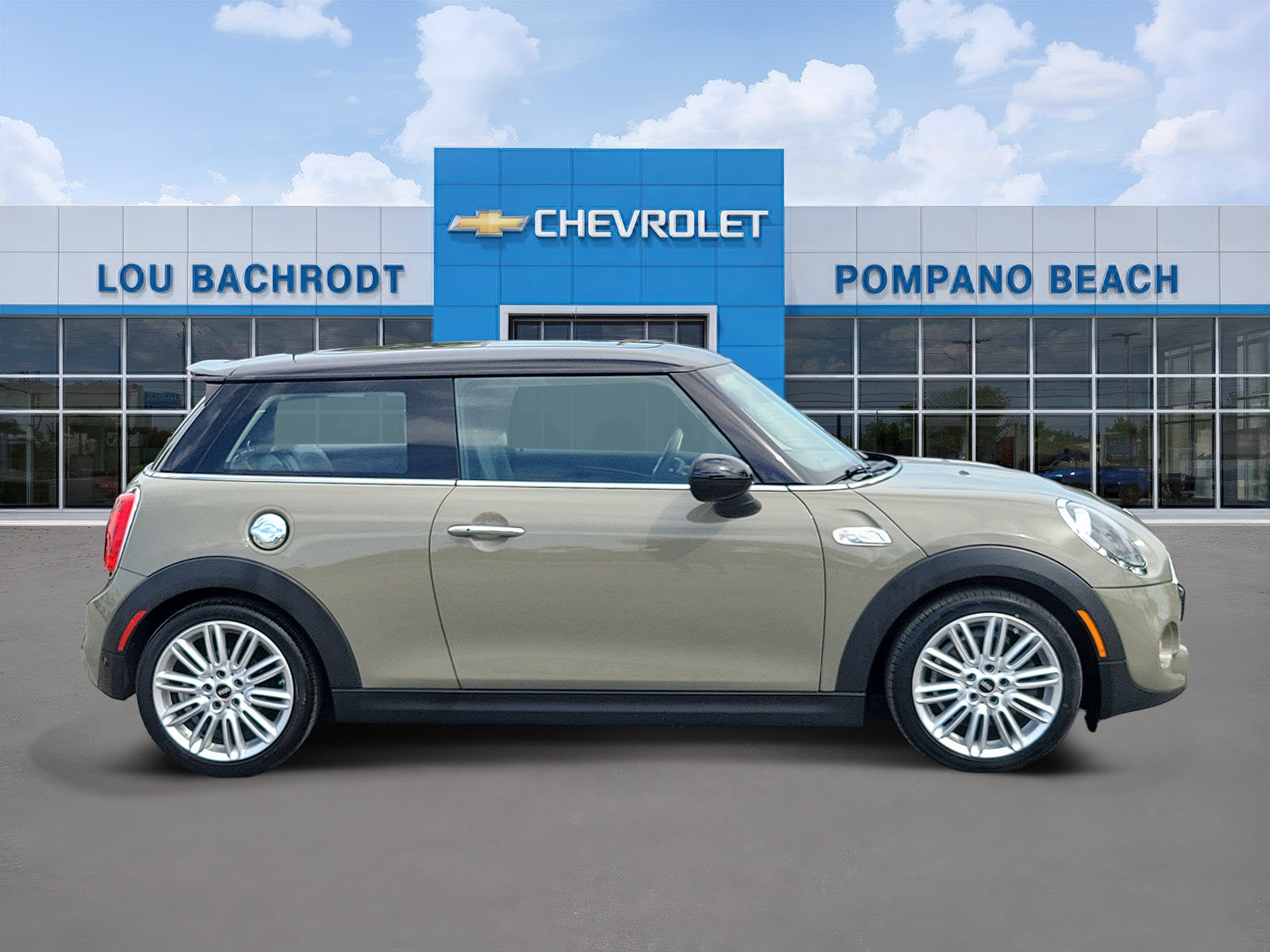 Used 2019 MINI Cooper S w/ Signature Upholstery Package FWD image 2